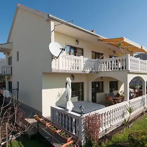 Corana Apartment Kaštela