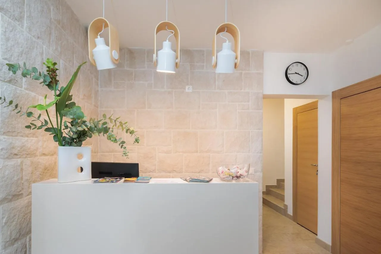 Mediterra Residence Split Bed & Breakfast