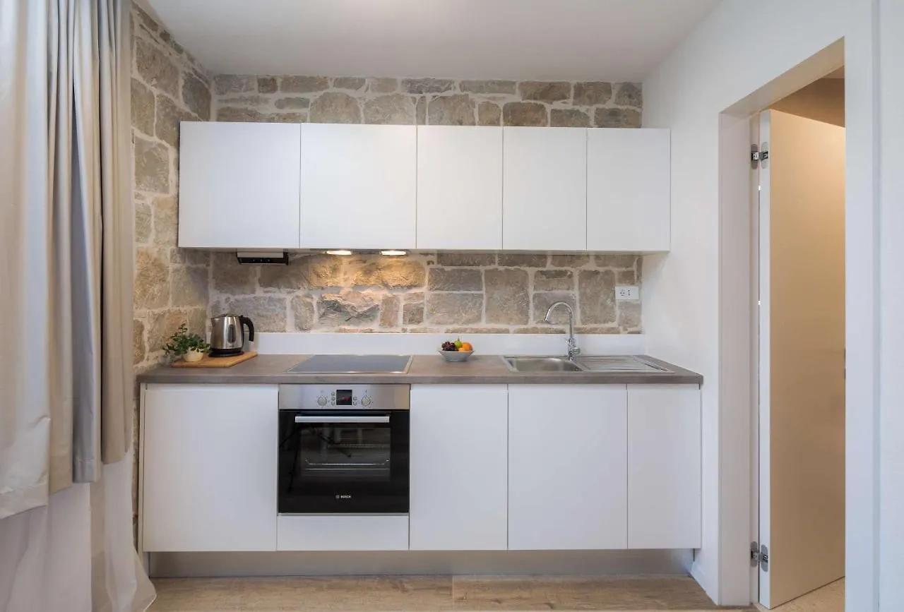 Mediterra Residence Split Bed & Breakfast