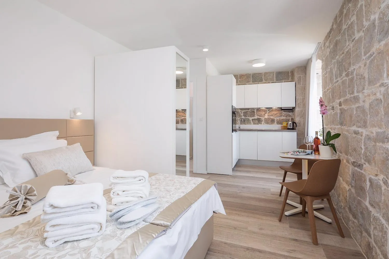 Mediterra Residence Split 4*,